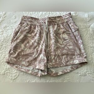 Lululemon Mauve Patterned Athletic Shorts size 6